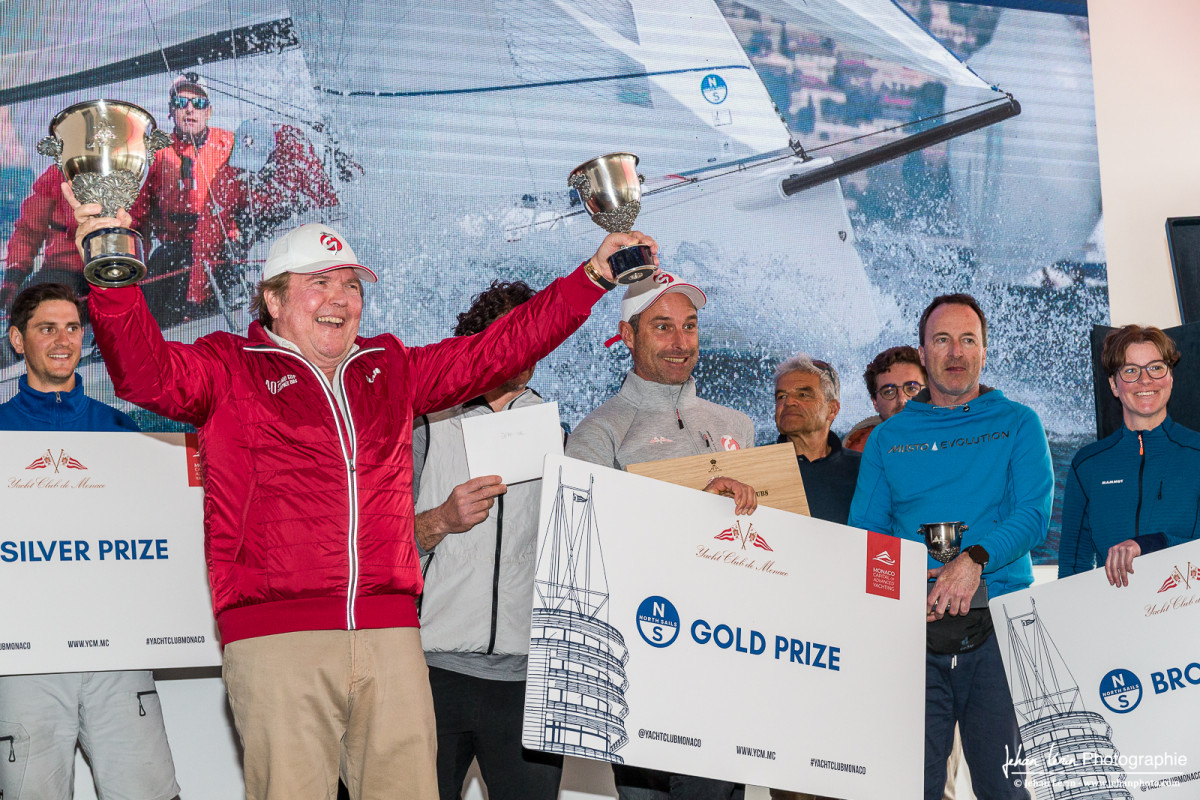 Giangiacomo SERENA DI LAPIGIO célèbrant la victoire.