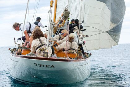 Les Dames de St Tropez