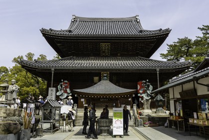 zentsuji_temple-75_shikoku_japon_07-04_2014-1037.jpg