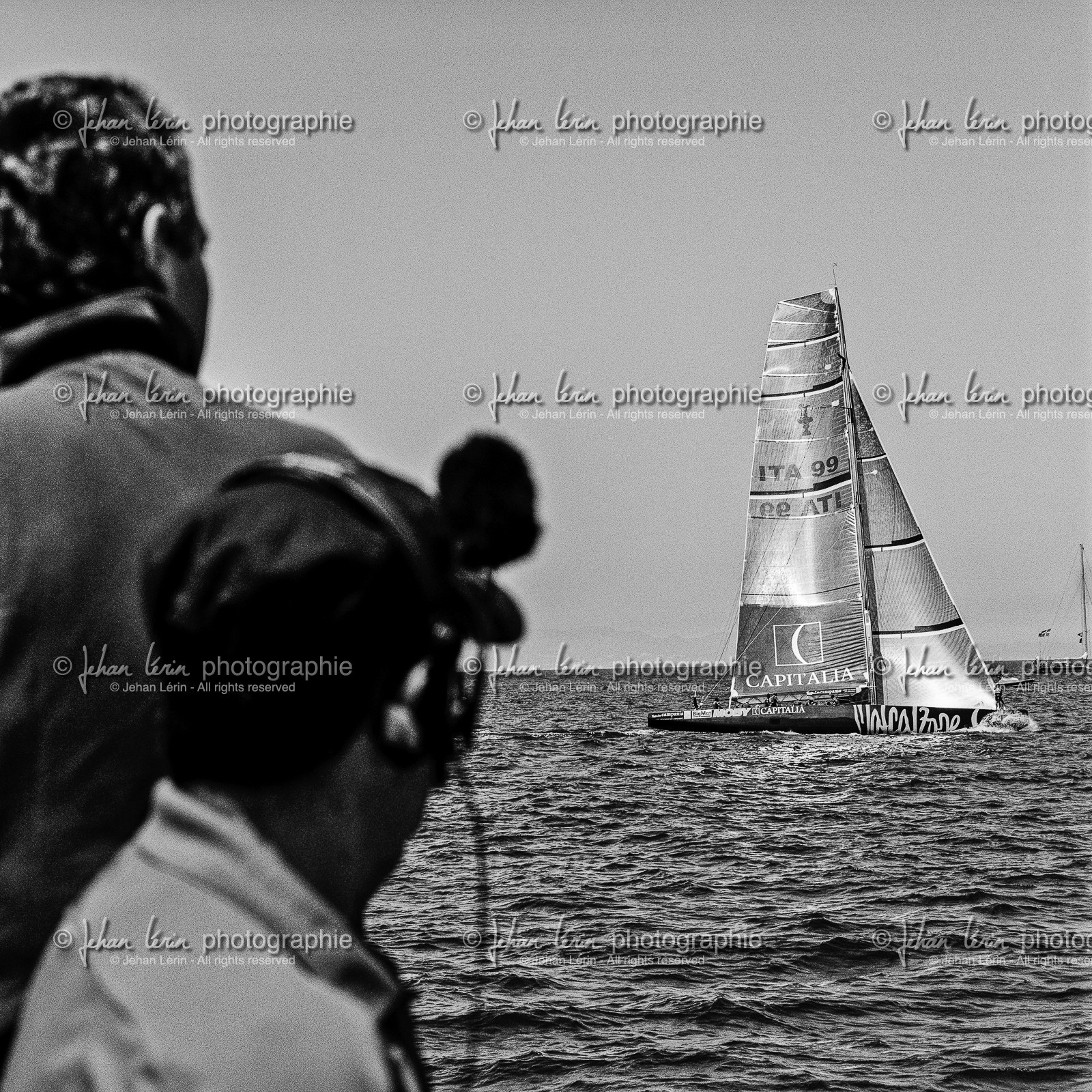 ton foncé:4; ton clair:2. 32rd America's Cup - Valencia - Spain