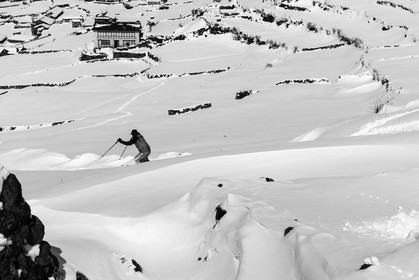 Skieur à Phortse (3810m) - Région de l'Everest