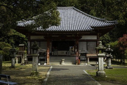 kanonji-et-jinnein_temples-68-et-69_shikoku_japon_06-04_2014-3926.jpg