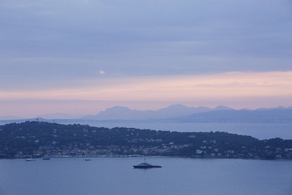 vue-sur-cap-st-jean-ferrat_cap-d-ail_france_03-10-2014-0771.jpg