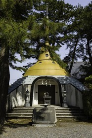 zentsuji_temple-75_shikoku_japon_07-04_2014-1009.jpg