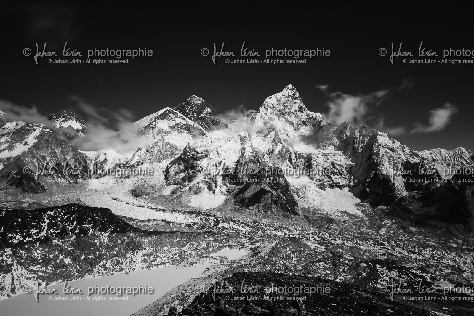 Le Mont Everest (8848m) et le Nuptse (7861m) depuis le Kala Patthar (5550m) - Région de l'Everest