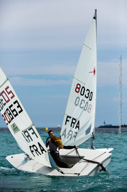 entrainement-laser-radial_louise-cervera_matisse-pacaud_ycc_cannes_jl_5d3_02-06-2016-0147.jpg