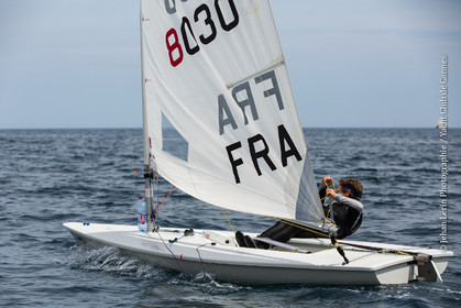 entrainement-laser-radial_louise-cervera_matisse-pacaud_ycc_cannes_jl_5d3_02-06-2016-0351.jpg