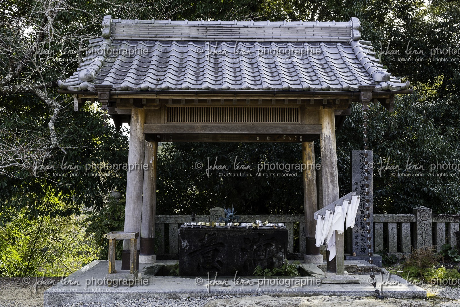 jorakuji_temple-14_shikoku_japon_08-03_2014-2060.jpg