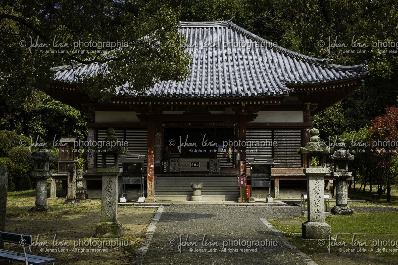kanonji-et-jinnein_temples-68-et-69_shikoku_japon_06-04_2014-3926.jpg