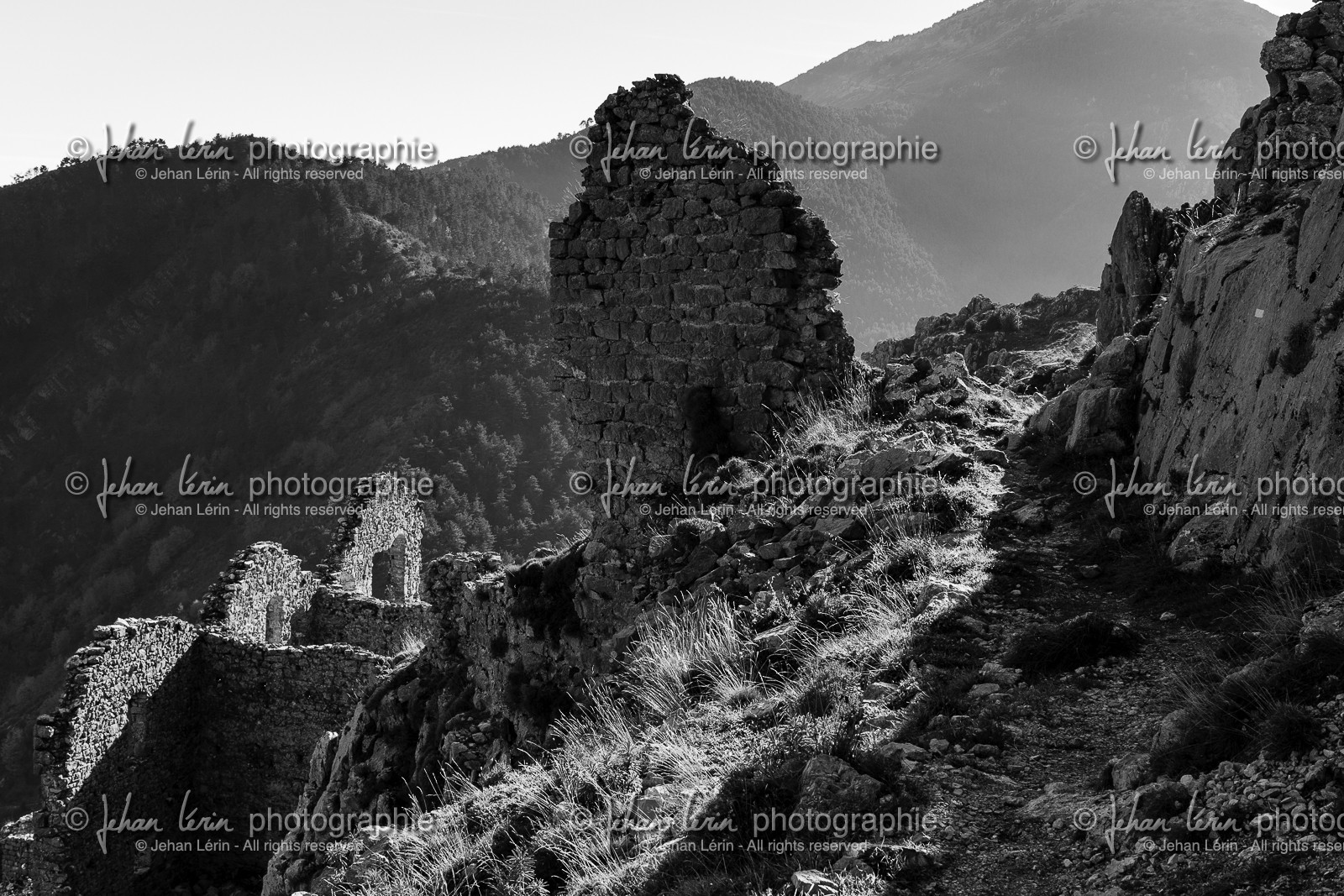 rocca-spaviera_coaraze_alpes-maritimes_08-11-2015-1152.jpg