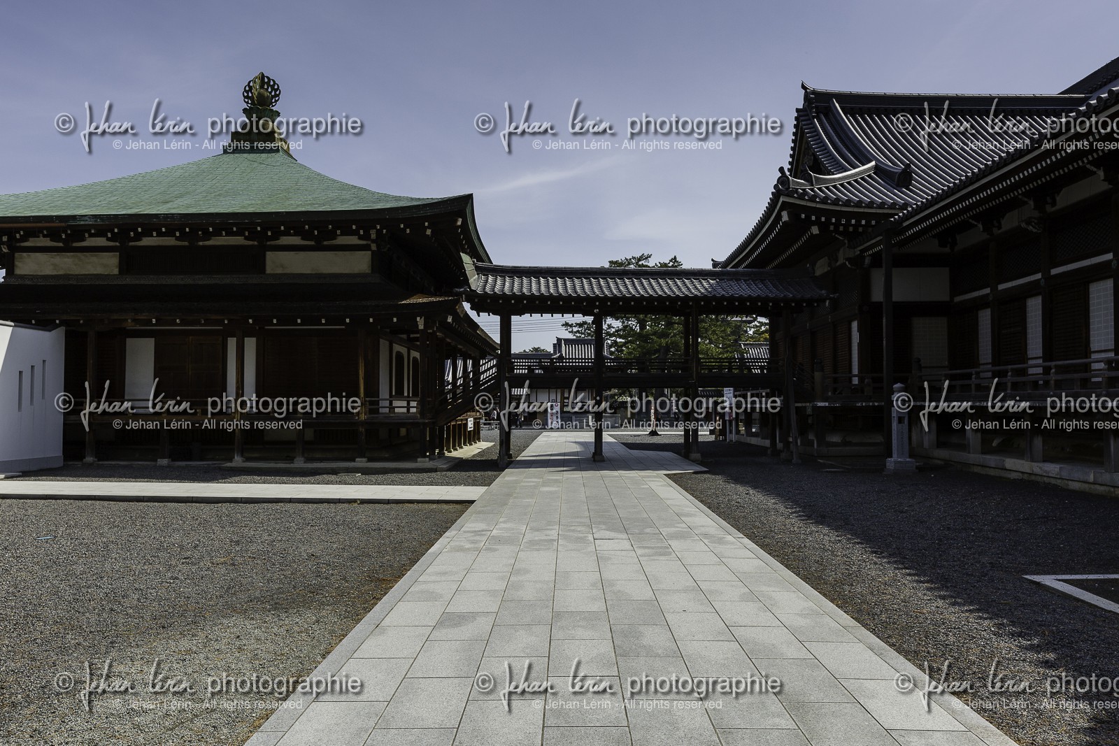 zentsuji_temple-75_shikoku_japon_07-04_2014-1016.jpg