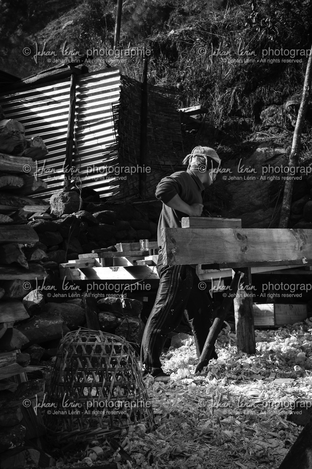 Dendi - Charpentier à Sano Gumela (2733m) - Région de l'Everest- Région de l'Everest