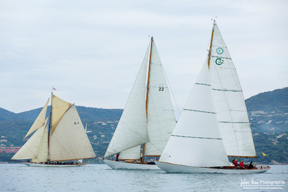 Les Dames de St Tropez