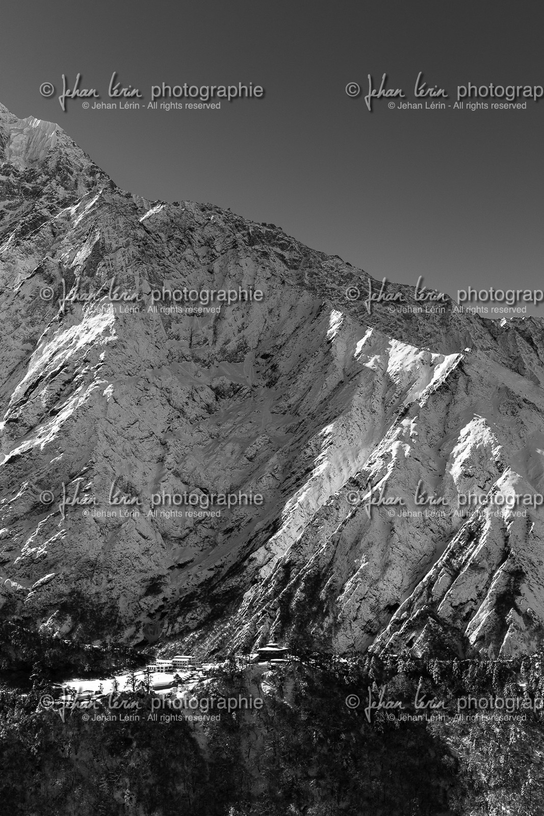 Monastère de Tengboche depuis le chemin (3950m) - Région de l'Everest