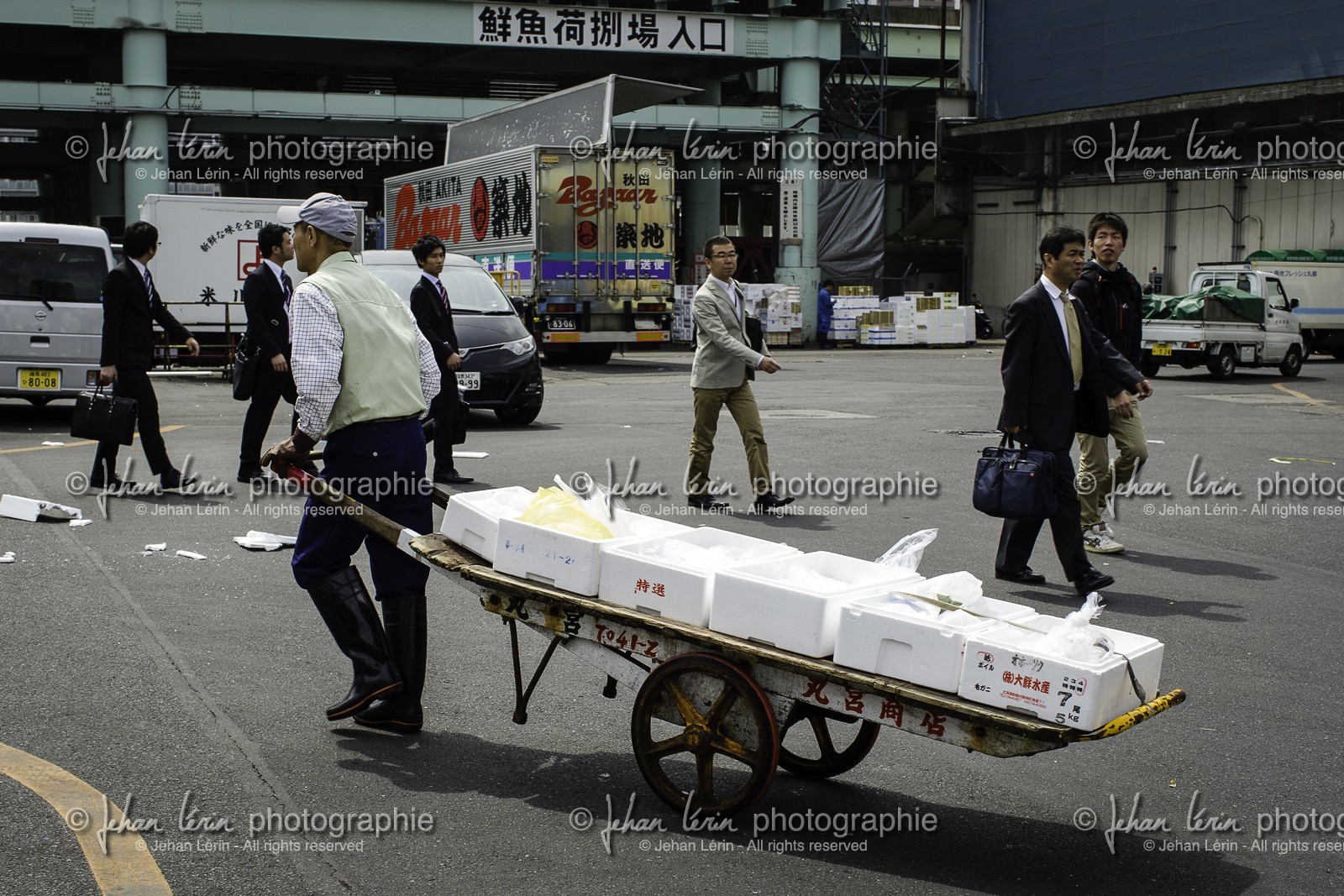tsukiji-fish-market_tokyo_japon_jl_1dx_08-05-2014-6591.jpg