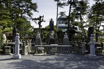 zentsuji_temple-75_shikoku_japon_07-04_2014-1002.jpg