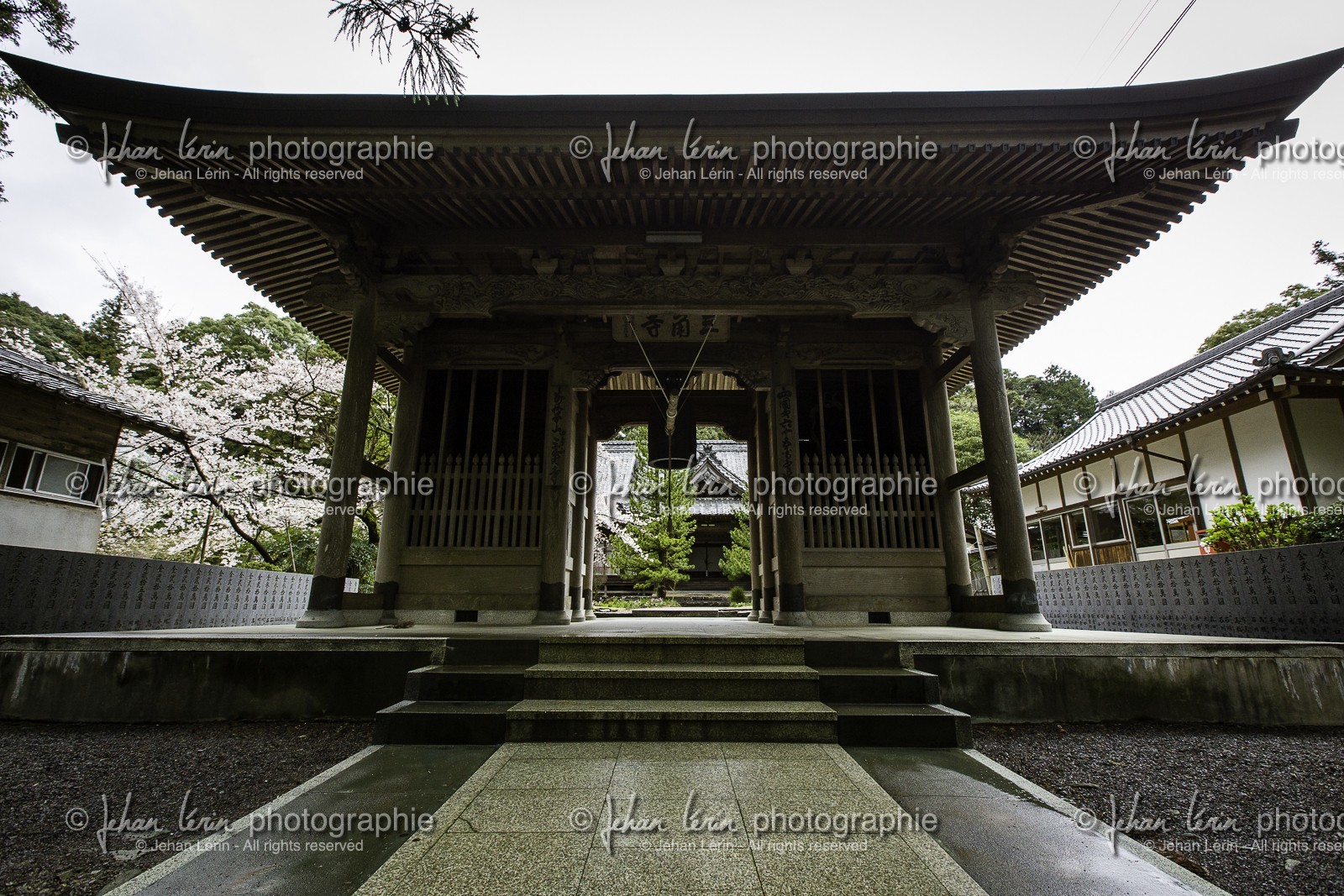 sankakuji_temple-65_shikoku_japon_04-04_2014-0964.jpg