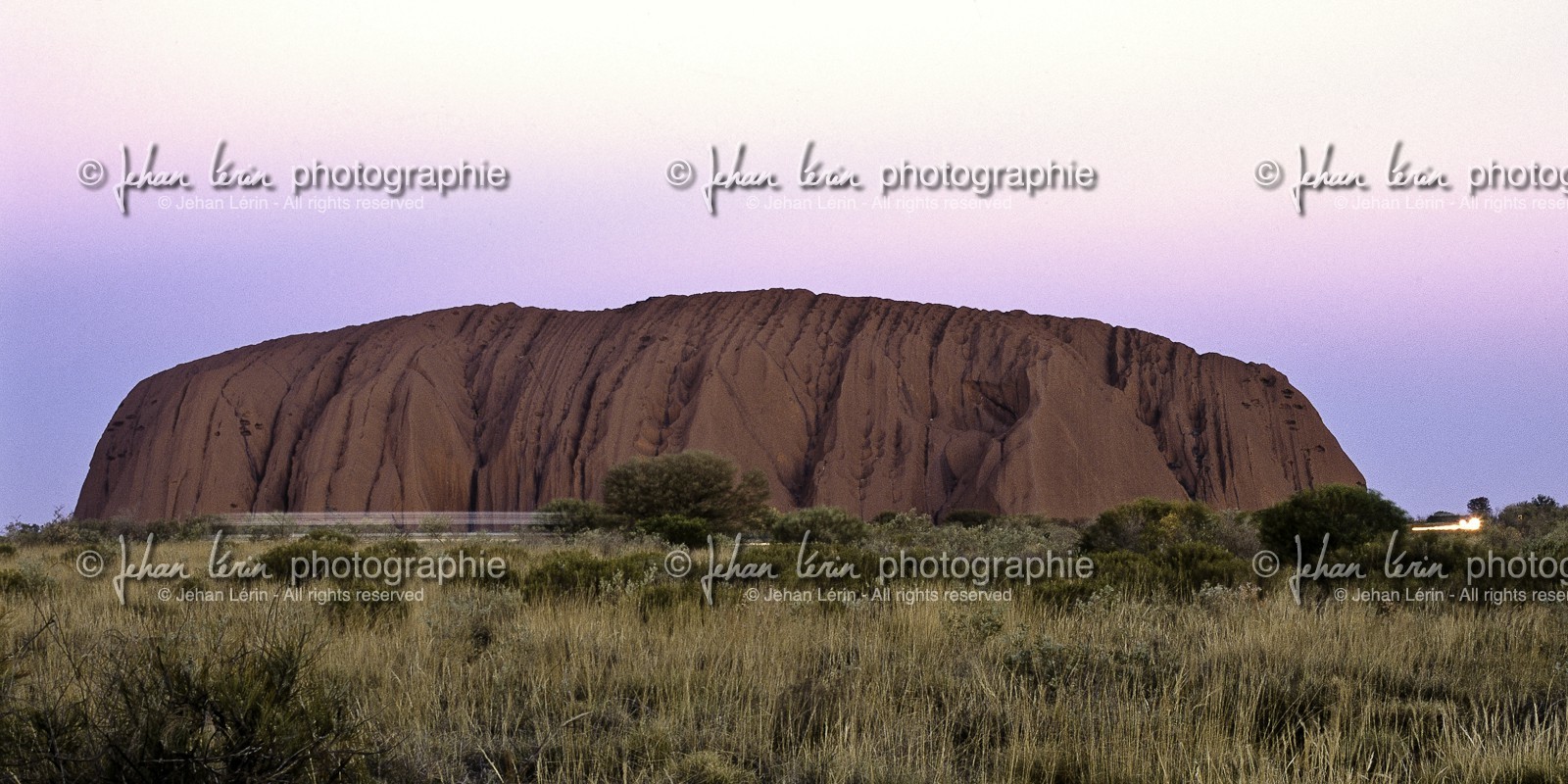 uluru_50.jpg